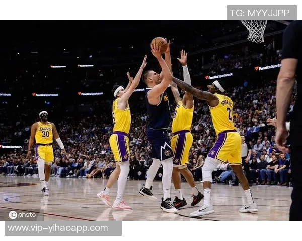 湖人主场球迷提前退场败给残阵太阳令人失望